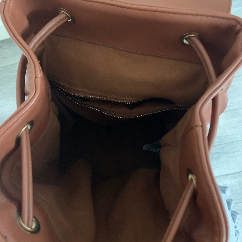 Backpack - Picture 3 of 3